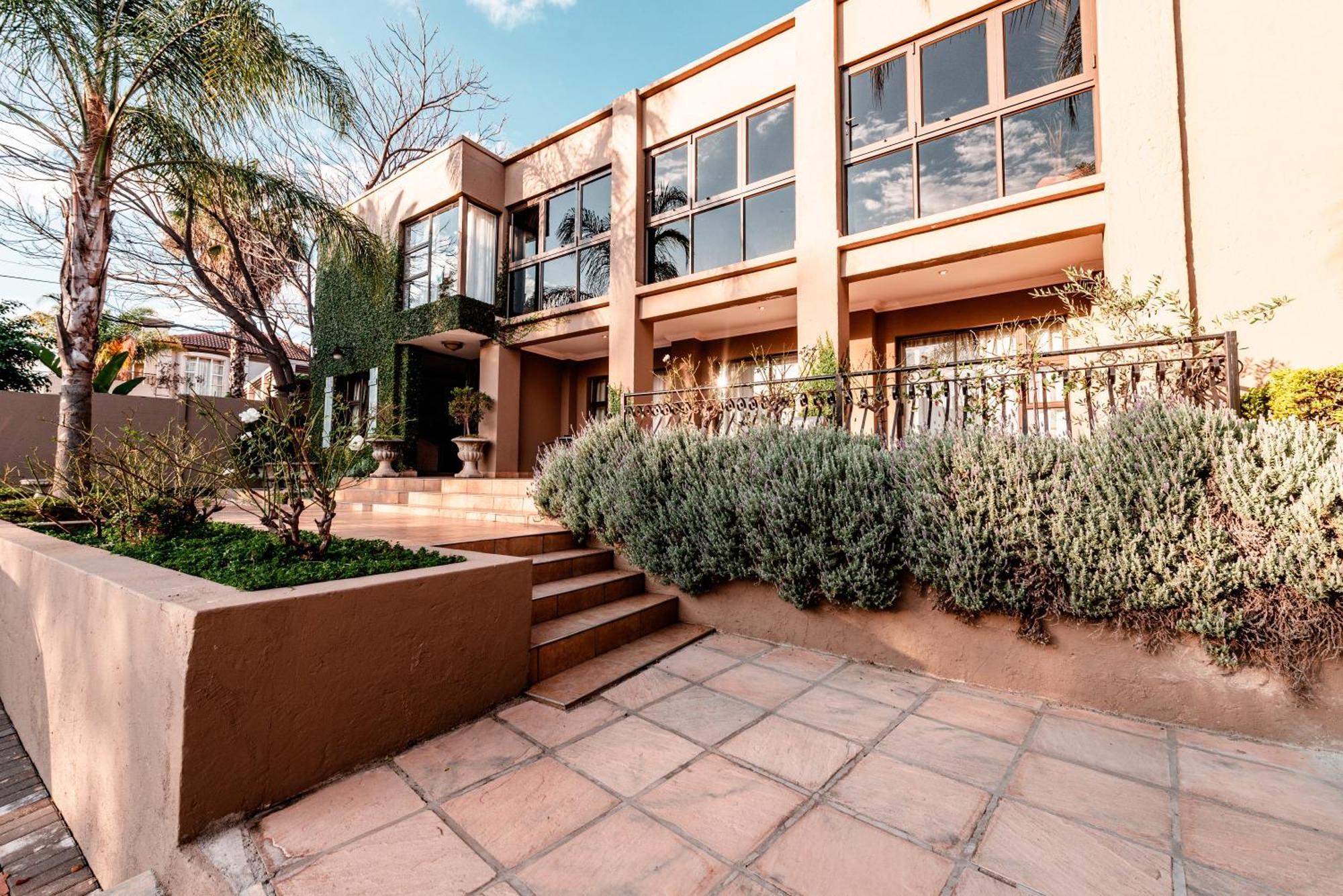 Chateau La Mer Exclusive Guesthouse & Spa Hartbeespoort Exterior photo