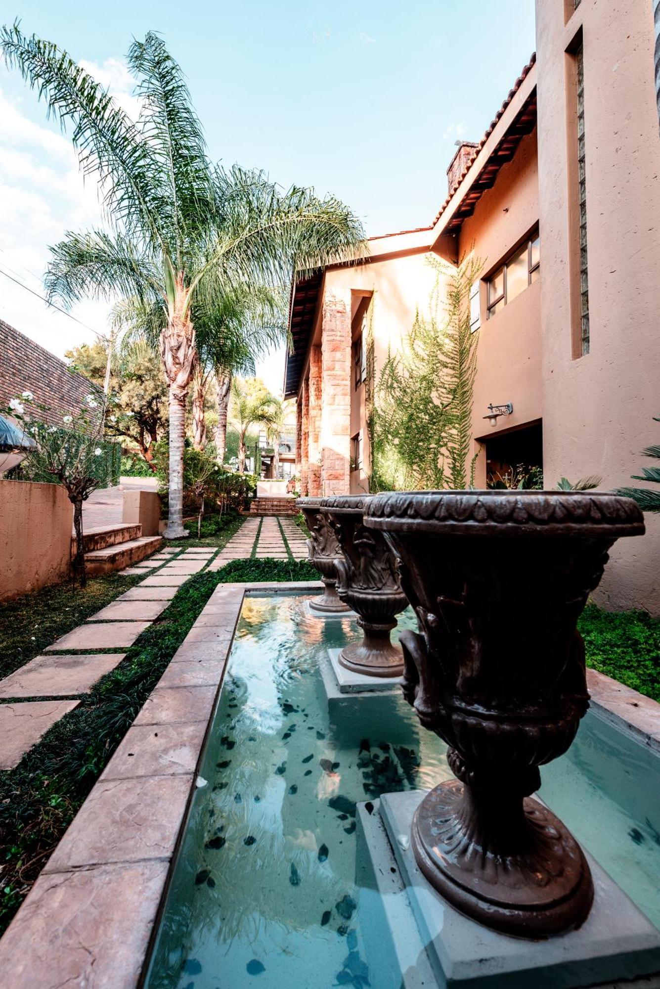 Chateau La Mer Exclusive Guesthouse & Spa Hartbeespoort Exterior photo