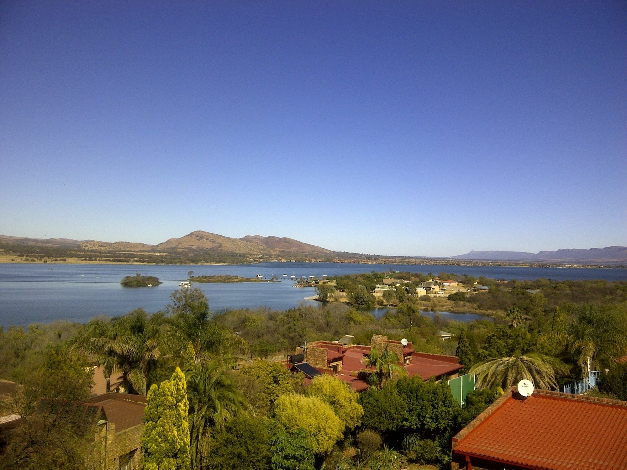 Chateau La Mer Exclusive Guesthouse & Spa Hartbeespoort Exterior photo