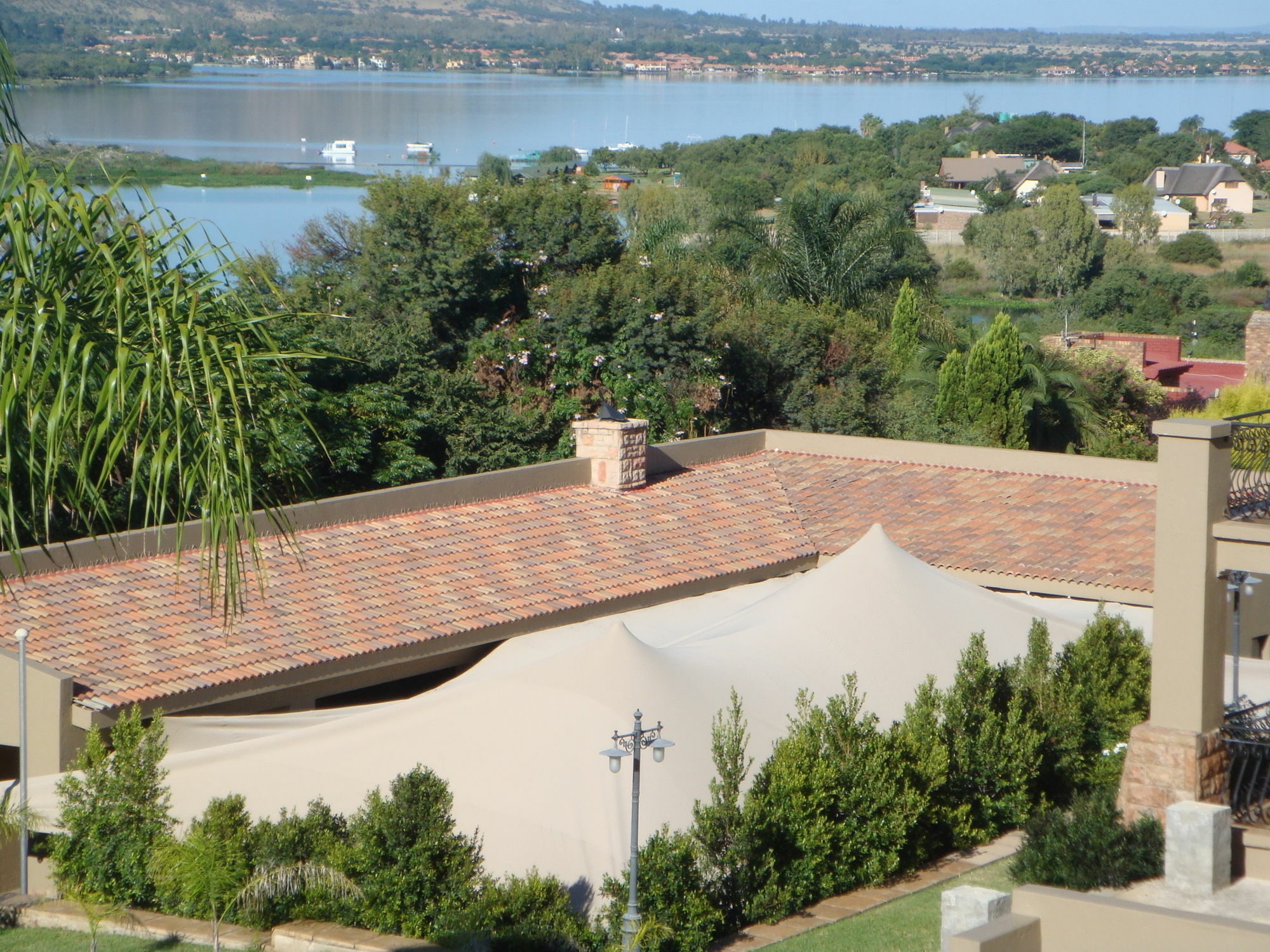 Chateau La Mer Exclusive Guesthouse & Spa Hartbeespoort Exterior photo