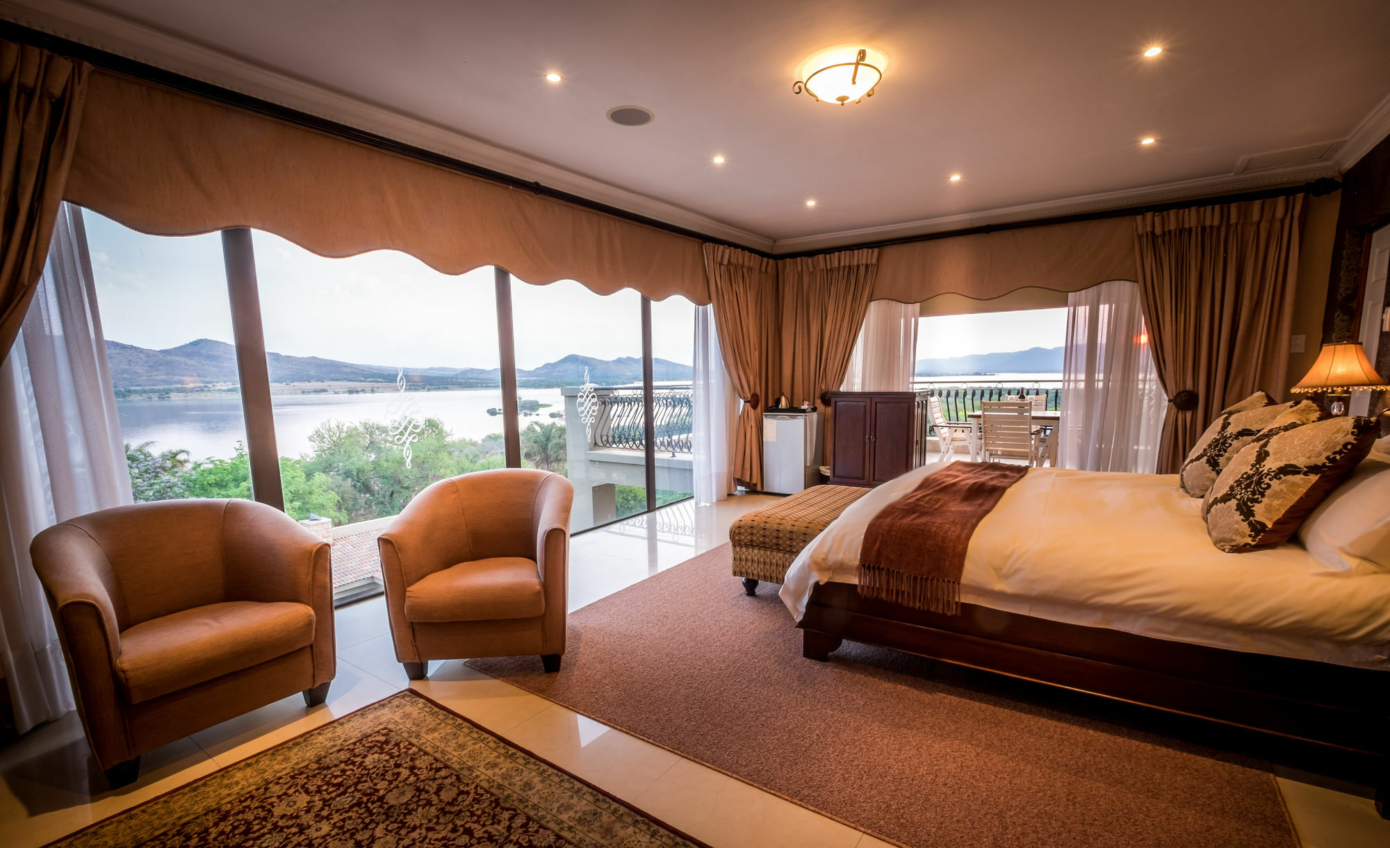 Chateau La Mer Exclusive Guesthouse & Spa Hartbeespoort Exterior photo