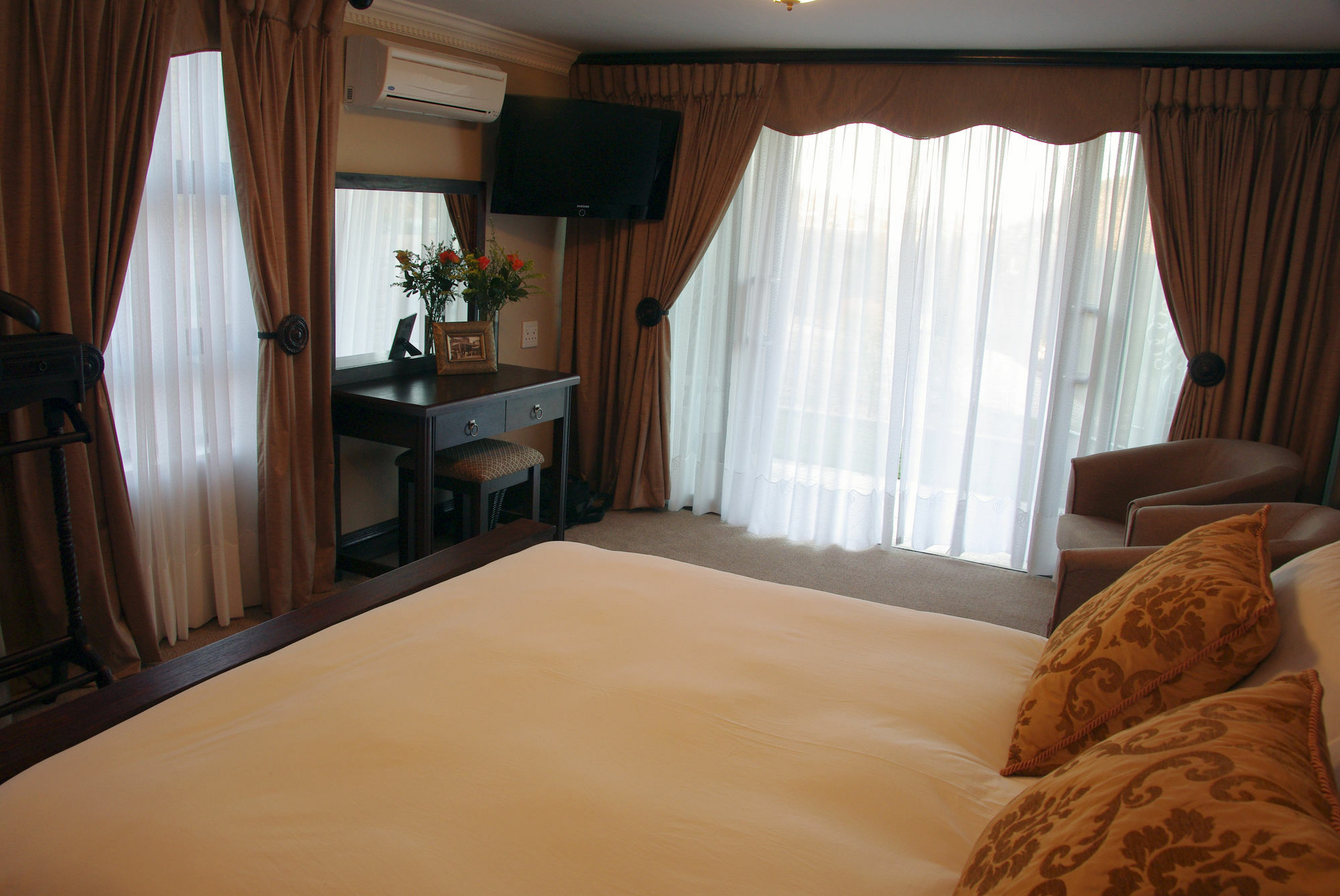 Chateau La Mer Exclusive Guesthouse & Spa Hartbeespoort Exterior photo